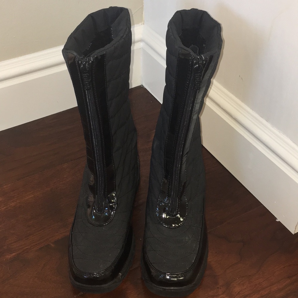 Totes SZ 8 all weather boots - faux Sherpa lined
